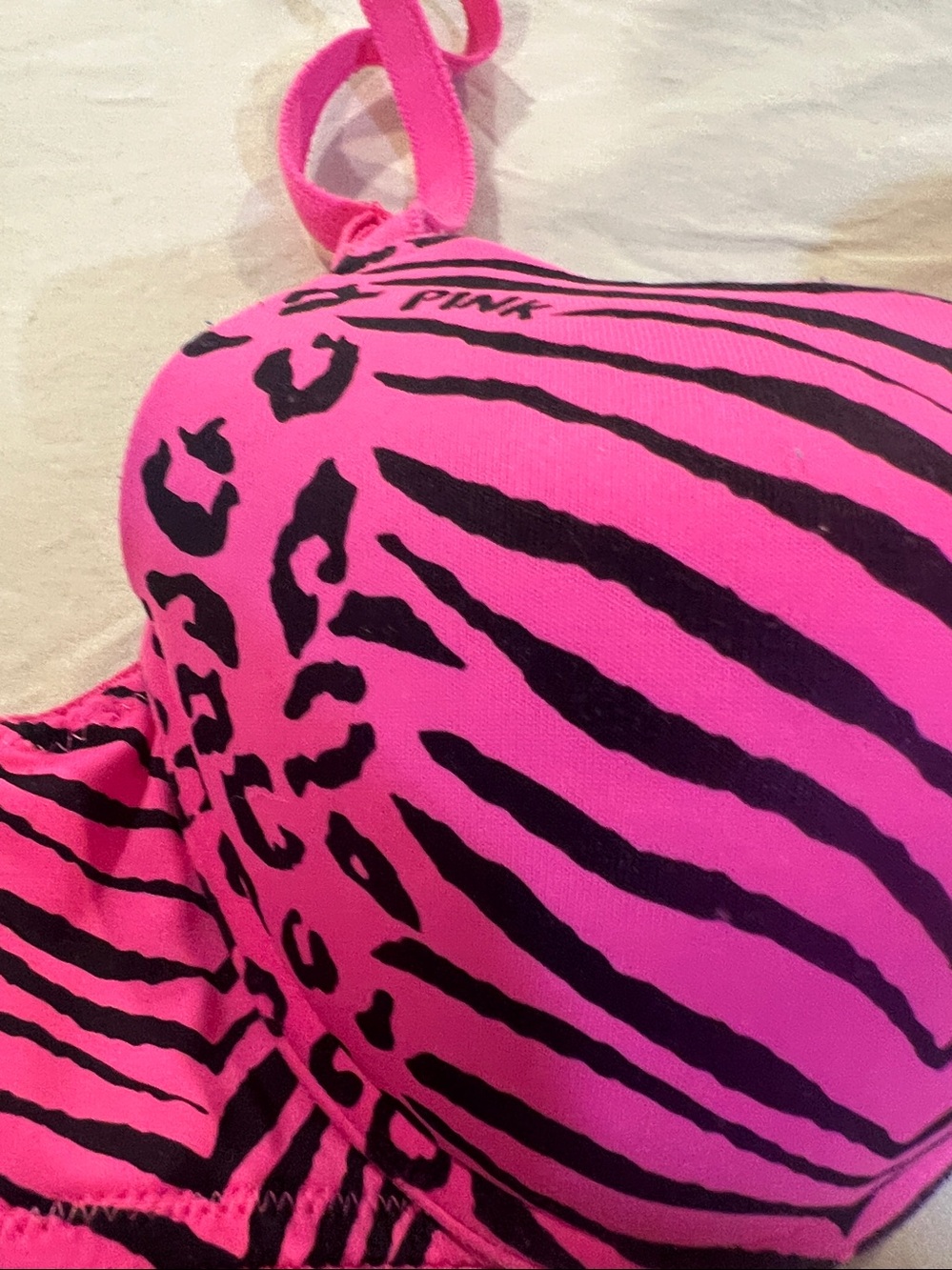 PINK Victoria's Secret Hot Pink Push-Up Bra 34a - Picture 3 of 6